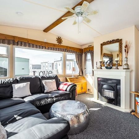 Готель Caravan Beach Holiday Saint Osyth Екстер'єр фото