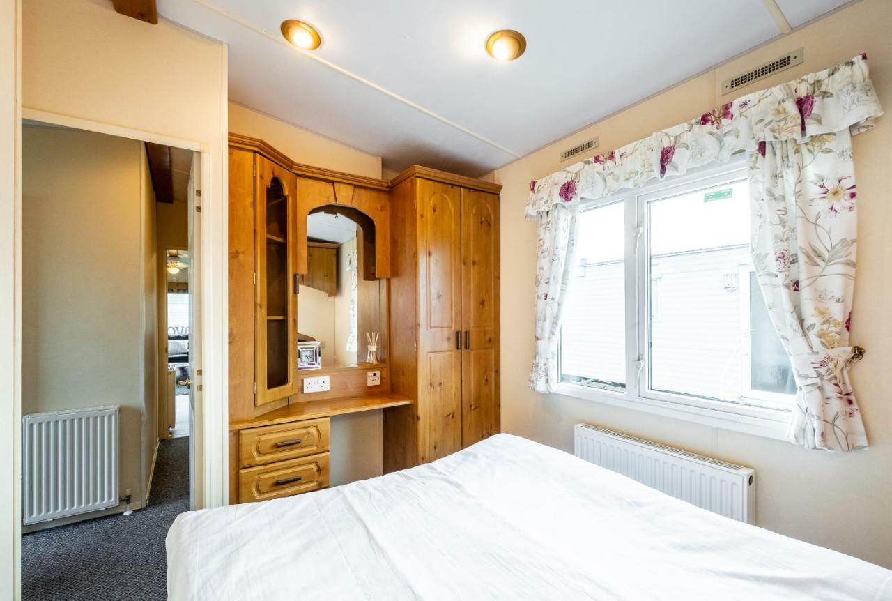 Готель Caravan Beach Holiday Saint Osyth Екстер'єр фото
